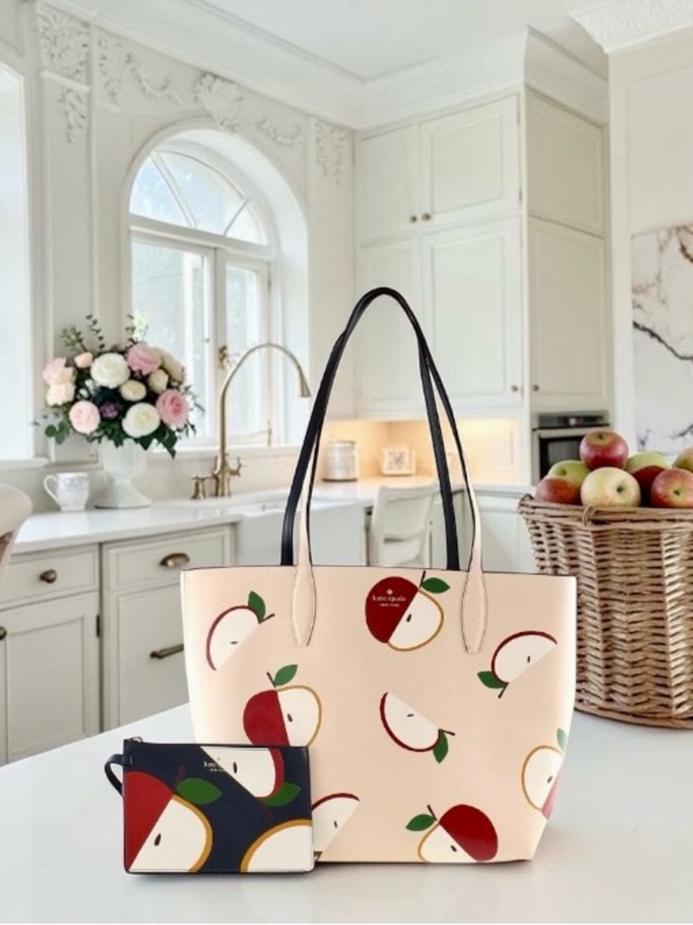 Kate Spade Novelty Honeycrisp Apple Tote & Pouch Reversible Pink/Navy